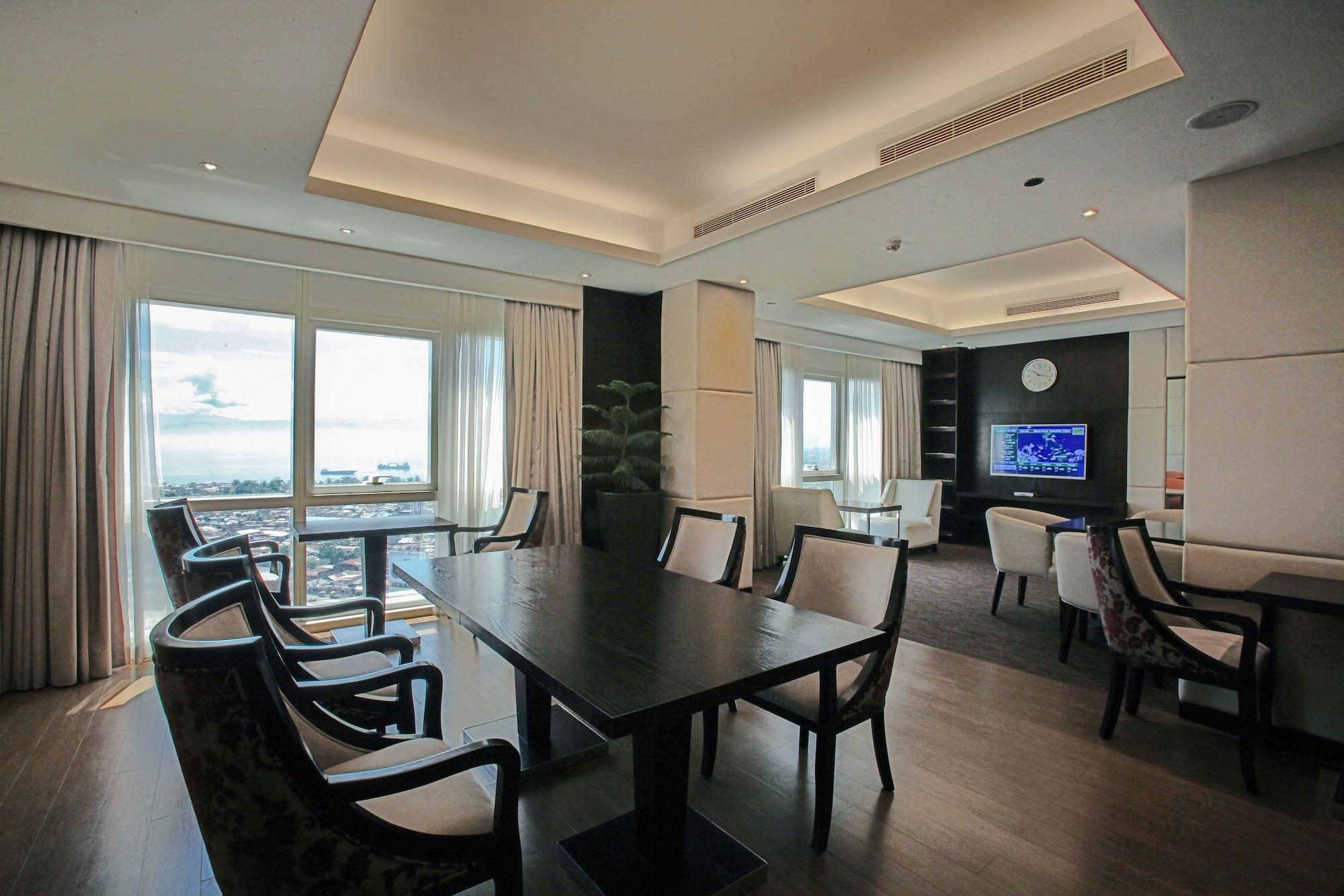 Limketkai Luxe Hotel Кагаян-де-Оро Экстерьер фото