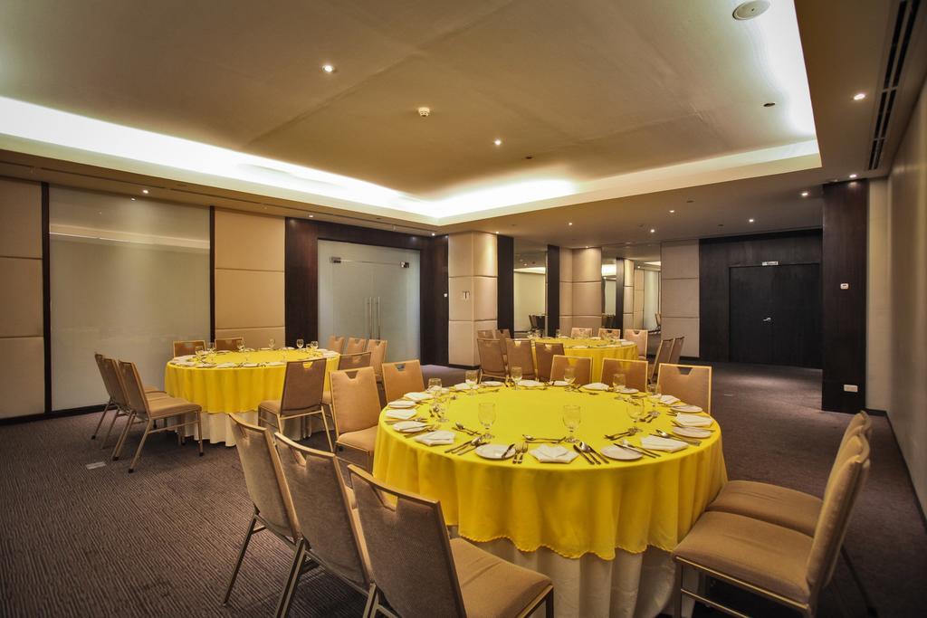 Limketkai Luxe Hotel Кагаян-де-Оро Экстерьер фото